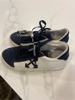 Off-White Vulcanized Women’s Navy and White Low-Top Sneakers